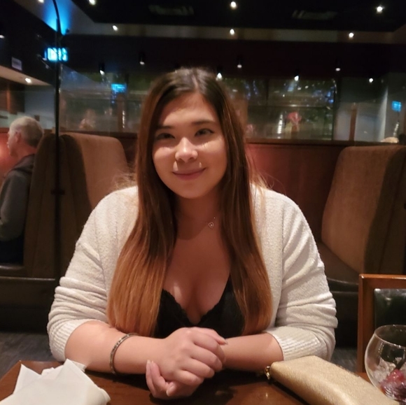 Meet your Posher, Megan - Picture 3 of 3